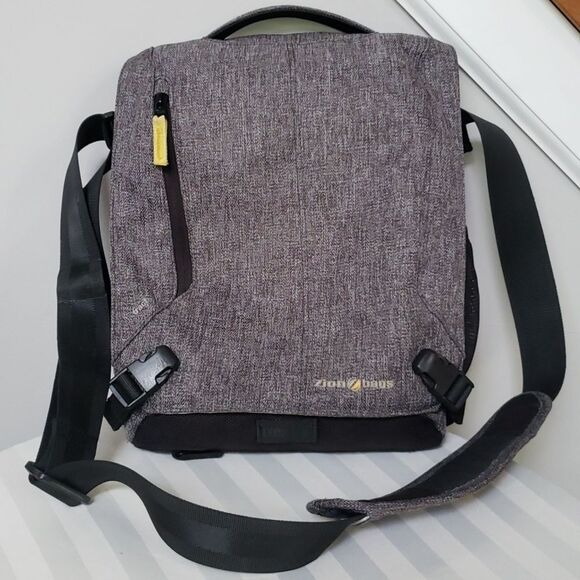 Zion Bags Laptop Multipurpose Backpack Carrying Case with Rain Cover